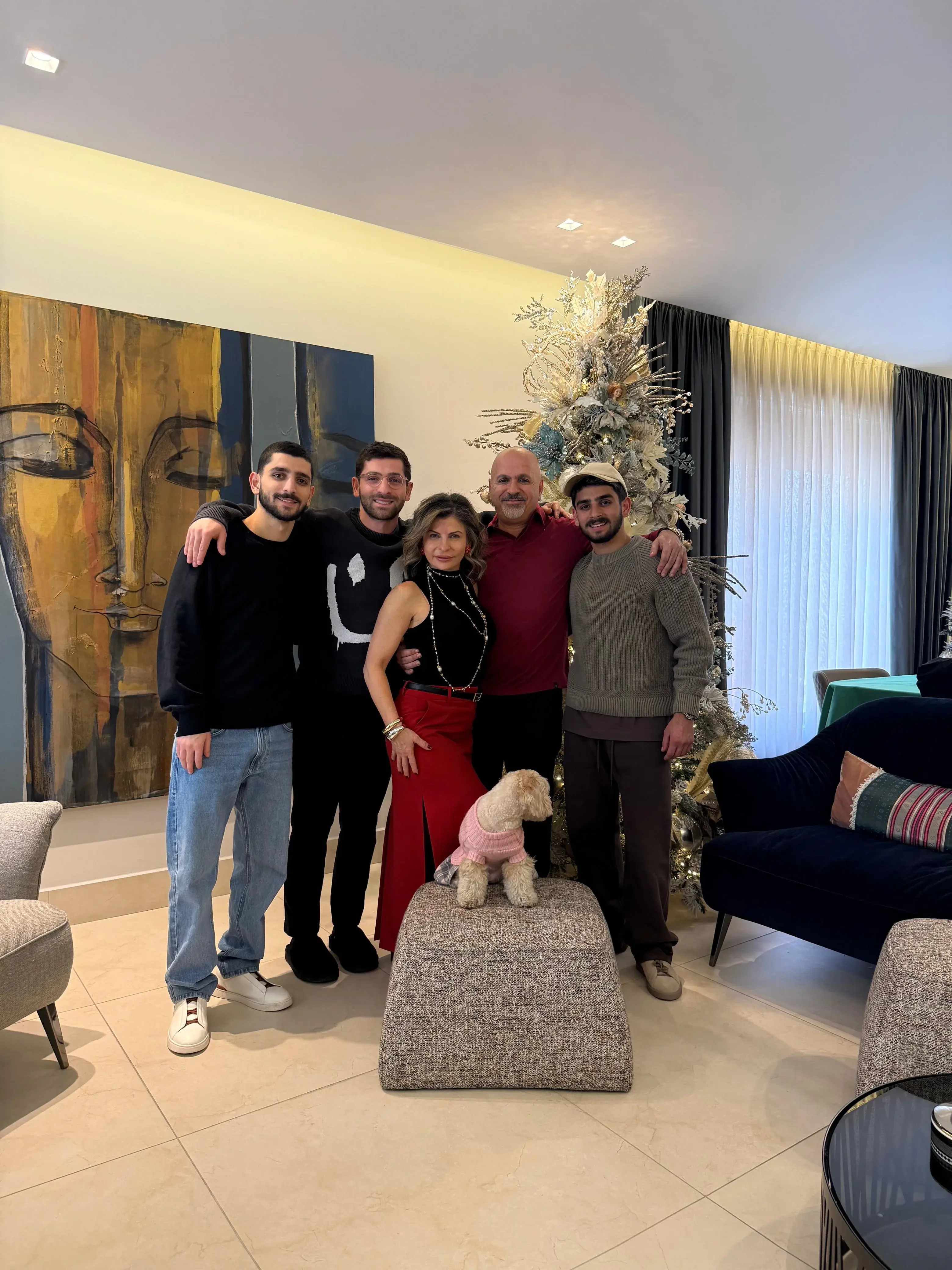 Rula Lolas with her family — رولا لولس مع عائلتها